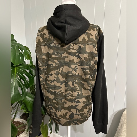 🛍️NWOT Fire & Rain Camouflage hoodie jacket Size large measurements posted. - Picture 3 of 9